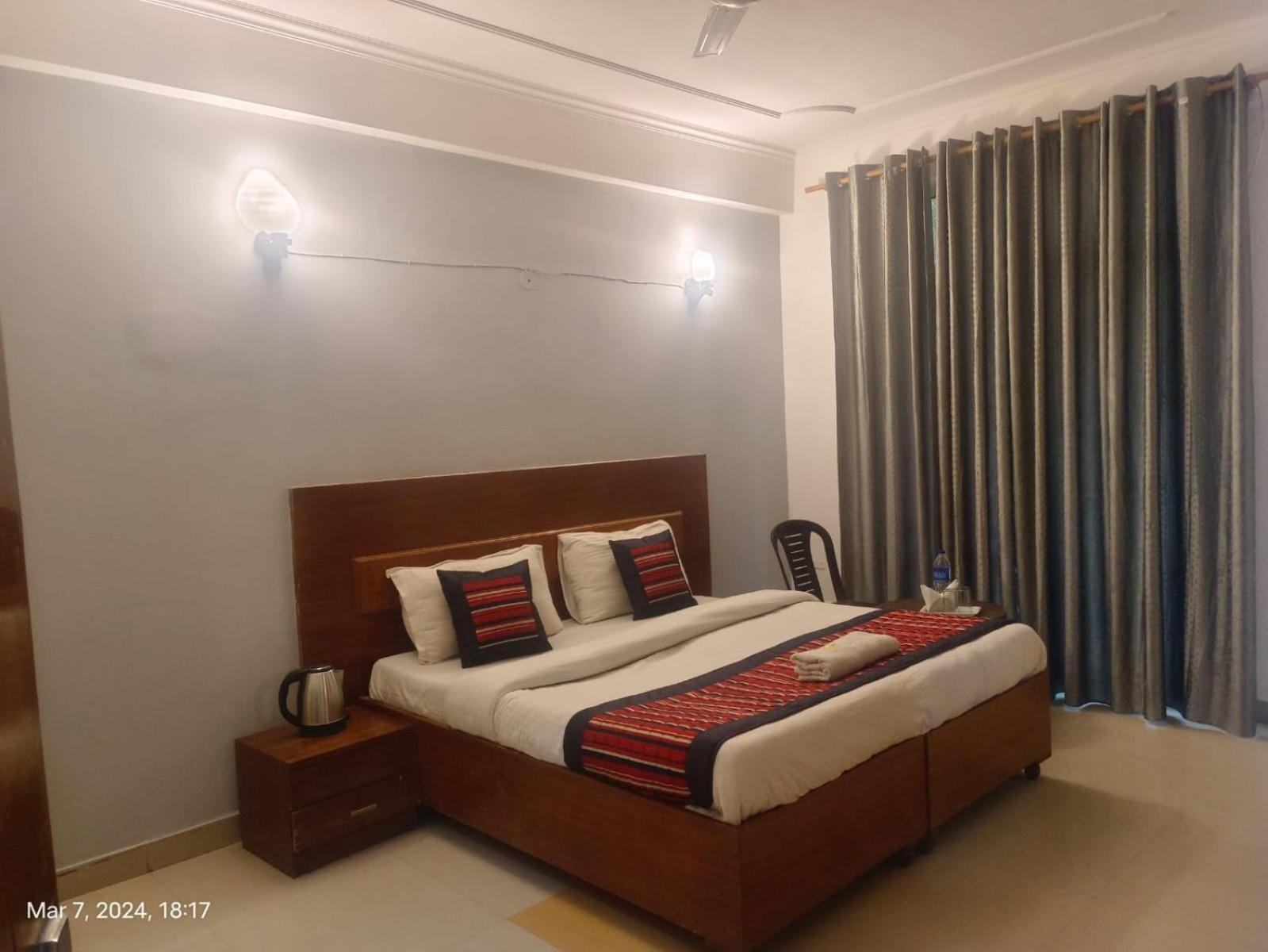 Hotel Ashvins Palace Gurgaon Eksteriør billede